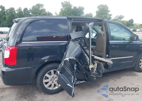 2016 Chrysler Town & Country Touring from USA, damaged, VIN 2C4RC1BG8GR298411